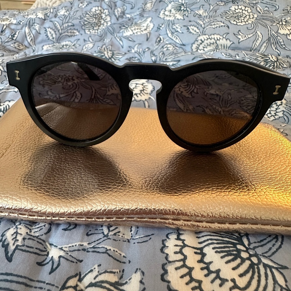 Illesteva Black Sunglasses with Gold Case